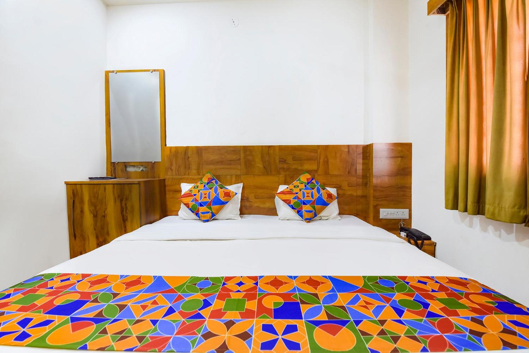 Fabexpress Nishesh Tower Hotel Ujjain Exterior photo